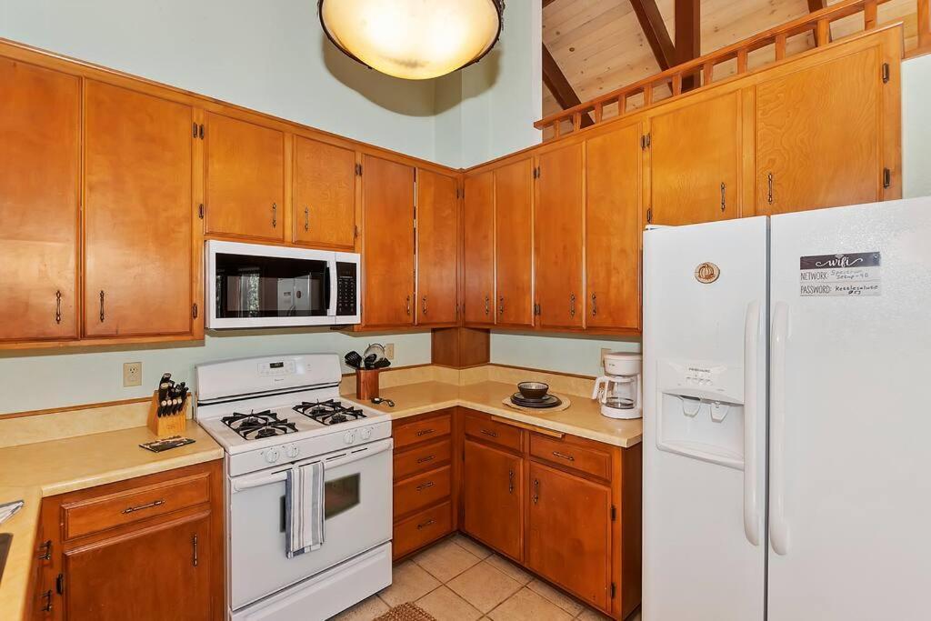 Everwood Serenity Treehouse Ontrail Head/Sledding Villa Big Bear Lake Exterior photo